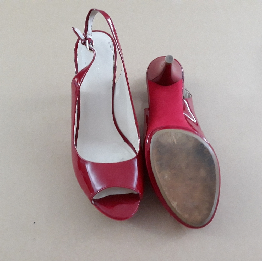 Heels - Picture 2 of 3